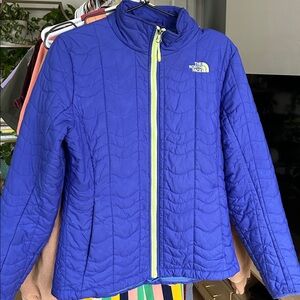 Women’s The North Face Jacket. Size Medium.